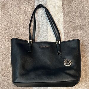 Michael Kors tote bag, black, pre-loved condition!